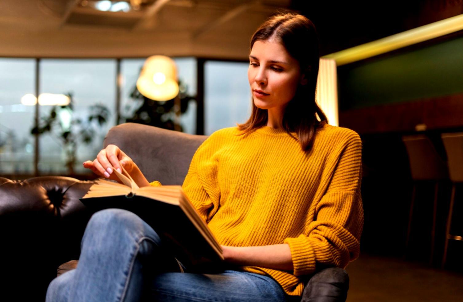 Salle de formation moderne avec participants